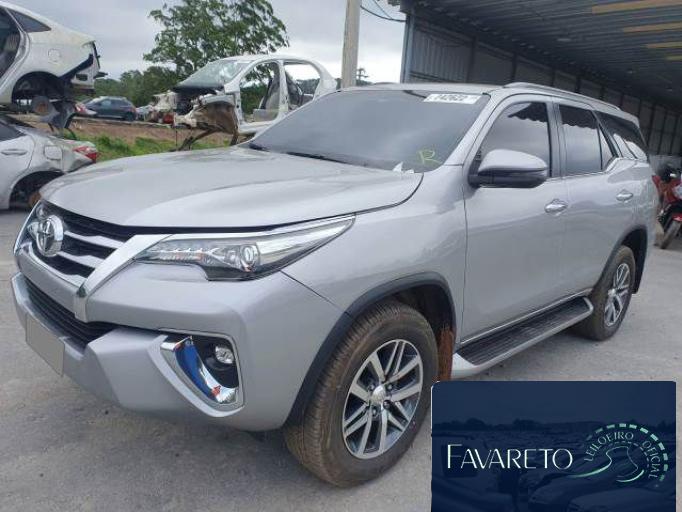 TOYOTA HILUX SW4 21/21