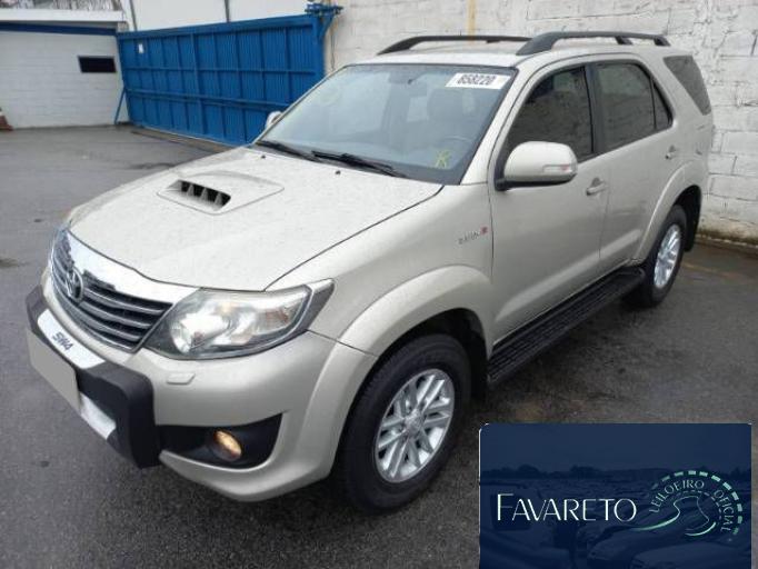 TOYOTA HILUX SW4 13/13